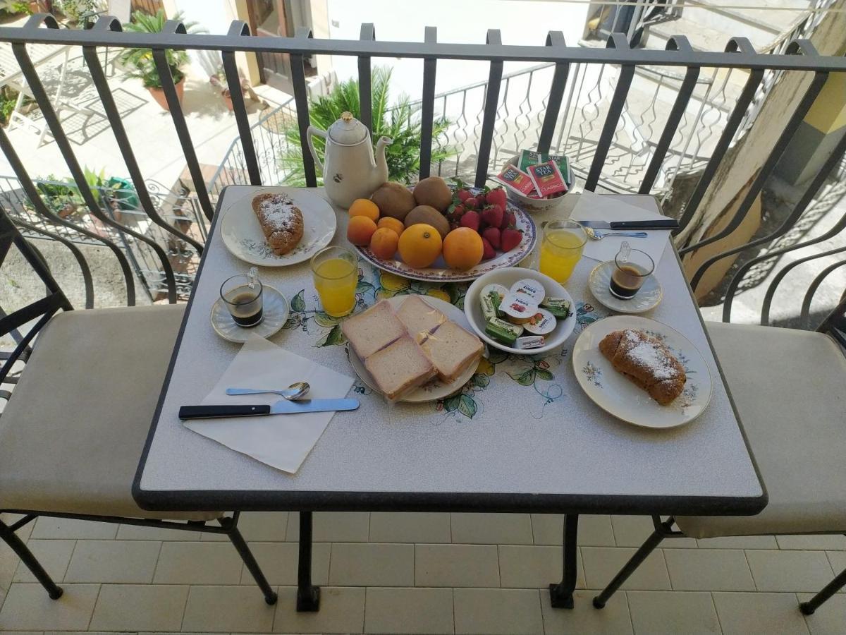 Ferienwohnung Marifra Flats Taormina Exterior foto